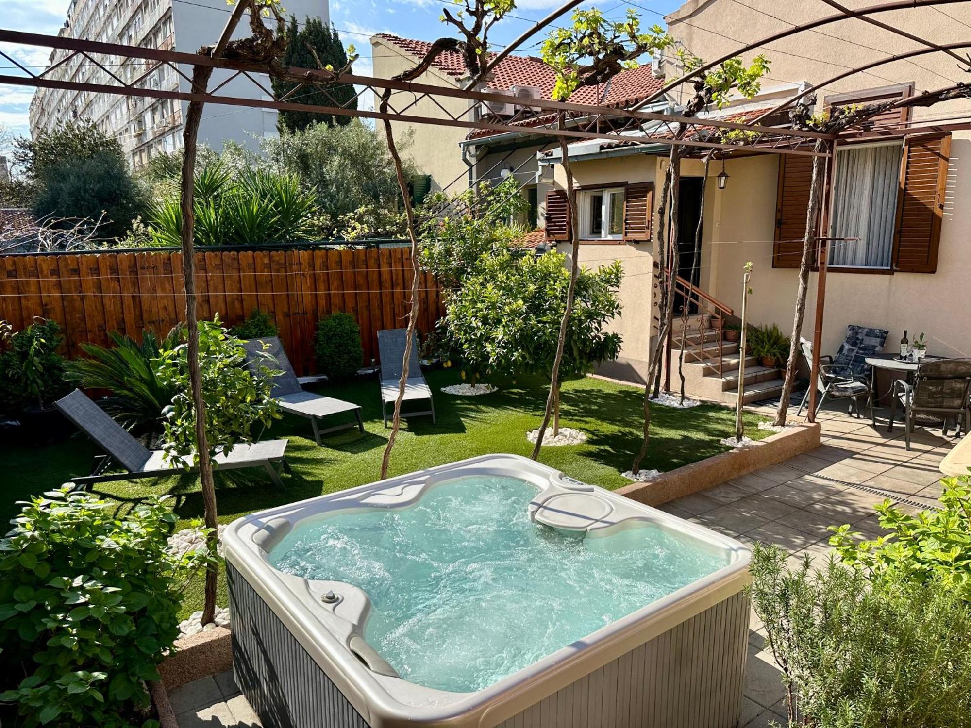 ספליט Antique Garden Villa מראה חיצוני תמונה